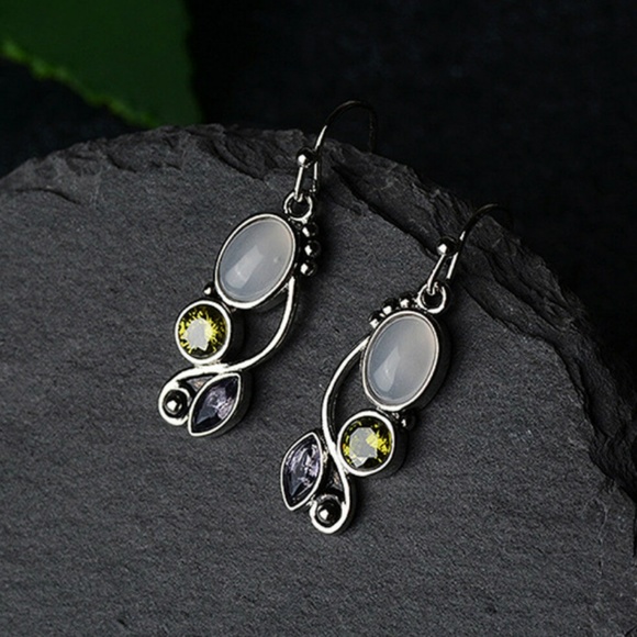 Amethyst, peridot and moonstone earrings - Picture 3 of 4